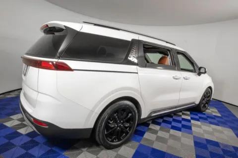 More photos of 2023 Kia Carnival SX Prestige at Apple Sport Imports, TX