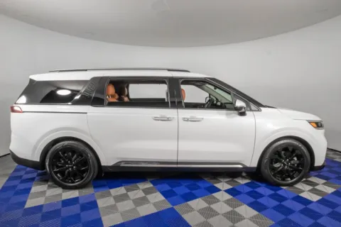 More photos of 2023 Kia Carnival SX Prestige at Apple Sport Imports, TX