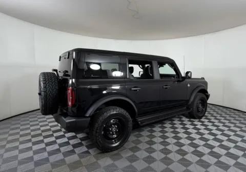 More photos of 2026 Ford Bronco Outer Banks at Apple Sport Imports, TX