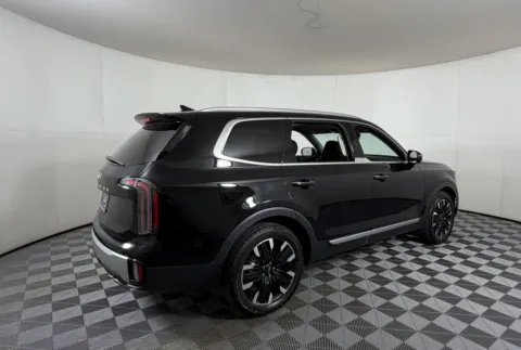 More photos of 2023 Kia Telluride SX at Apple Sport Imports, TX
