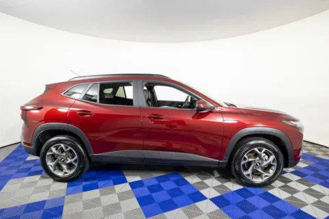 More photos of 2025 Chevrolet Trax LT at Apple Sport Imports, TX