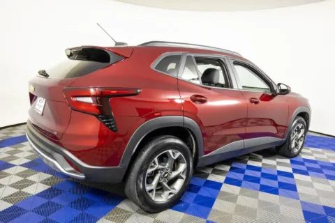 More photos of 2025 Chevrolet Trax LT at Apple Sport Imports, TX