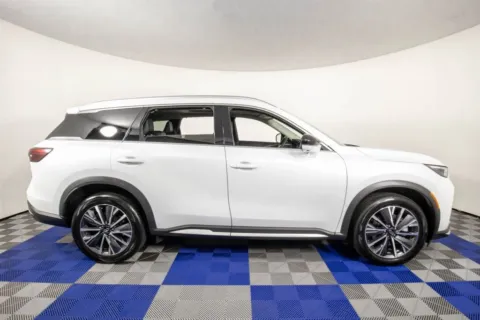 More photos of 2026 INFINITI QX60 LUXE at Apple Sport Imports, TX