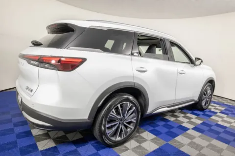More photos of 2026 INFINITI QX60 LUXE at Apple Sport Imports, TX