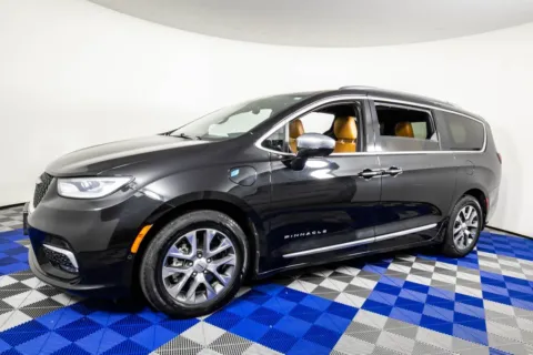 Photos of 2021 Chrysler Pacifica Hybrid Pinnacle for sale in Austin, TX at Apple Sport Imports