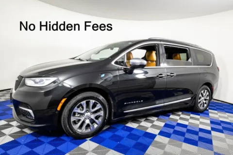 Black 2021 Chrysler Pacifica Hybrid Pinnacle for sale in Austin, TX