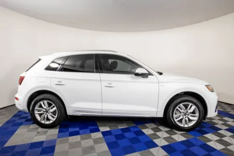 More photos of 2023 Audi Q5 45 S line Premium at Apple Sport Imports, TX
