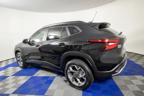 More photos of 2025 Chevrolet Trax LT at Apple Sport Imports, TX