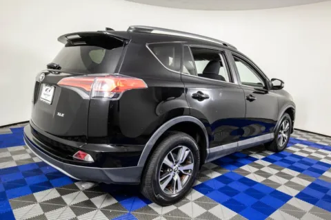 More photos of 2018 Toyota RAV4 XLE at Apple Sport Imports, TX