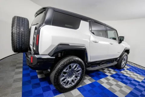 More photos of 2024 GMC Hummer EV SUV 3X at Apple Sport Imports, TX