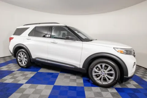 More photos of 2023 Ford Explorer XLT at Apple Sport Imports, TX