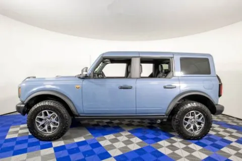 More photos of 2025 Ford Bronco Badlands at Apple Sport Imports, TX