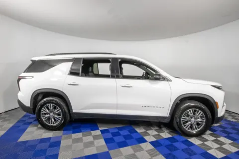 More photos of 2025 Chevrolet Traverse LT at Apple Sport Imports, TX