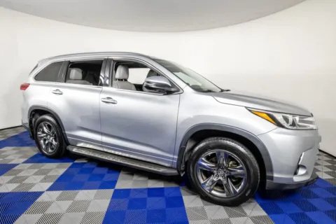 More photos of 2018 Toyota Highlander Limited Platinum at Apple Sport Imports, TX