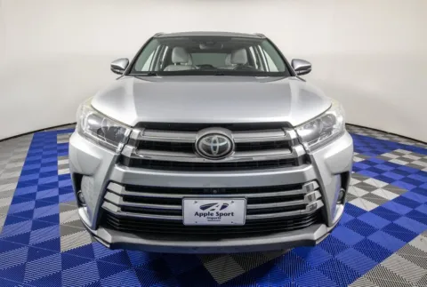 Another view of 2018 Toyota Highlander Limited Platinum for sale in Austin, TX at Apple Sport Imports