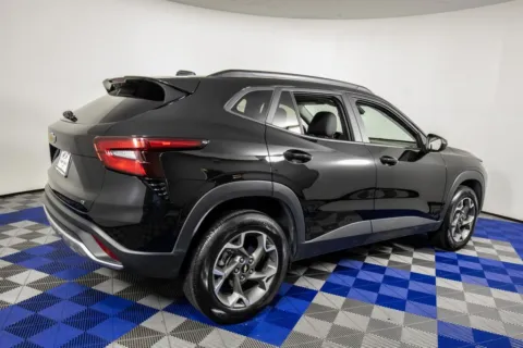 More photos of 2025 Chevrolet Trax LT at Apple Sport Imports, TX