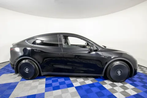 More photos of 2022 Tesla Model Y Performance at Apple Sport Imports, TX