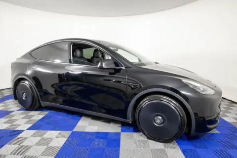 More photos of 2022 Tesla Model Y Performance at Apple Sport Imports, TX