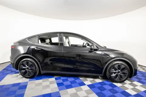 More photos of 2024 Tesla Model Y Long Range at Apple Sport Imports, TX