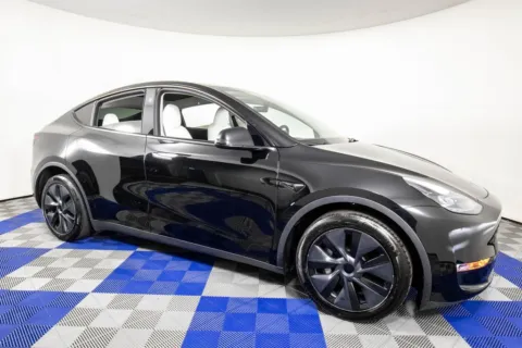 More photos of 2024 Tesla Model Y Long Range at Apple Sport Imports, TX