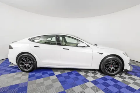 More photos of 2022 Tesla Model S at Apple Sport Imports, TX