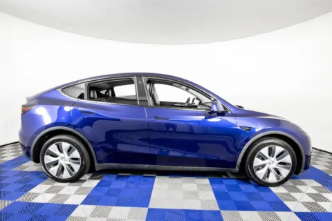 More photos of 2023 Tesla Model Y Long Range at Apple Sport Imports, TX