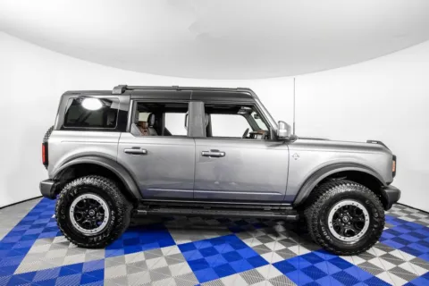 More photos of 2024 Ford Bronco Outer Banks at Apple Sport Imports, TX