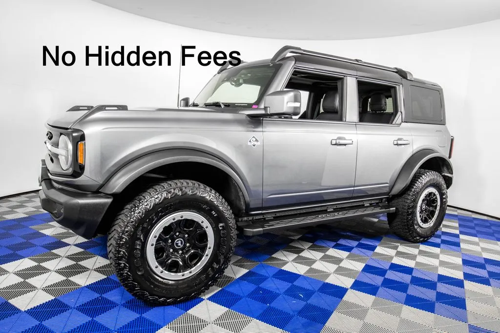 Gray 2024 Ford Bronco Outer Banks for sale in Austin, TX