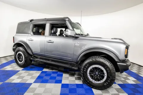 More photos of 2024 Ford Bronco Outer Banks at Apple Sport Imports, TX