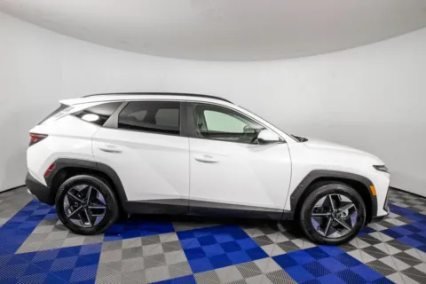 More photos of 2025 Hyundai Tucson SEL at Apple Sport Imports, TX