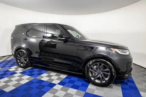 More photos of 2023 Land Rover Discovery S R-Dynamic at Apple Sport Imports, TX
