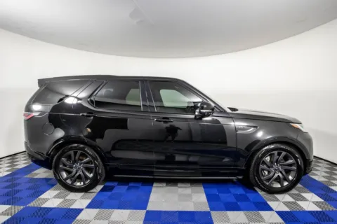 More photos of 2023 Land Rover Discovery S R-Dynamic at Apple Sport Imports, TX