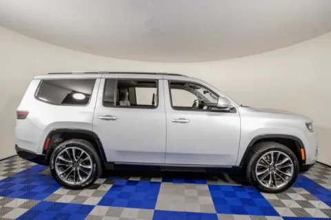 More photos of 2022 Jeep Wagoneer Series III at Apple Sport Imports, TX