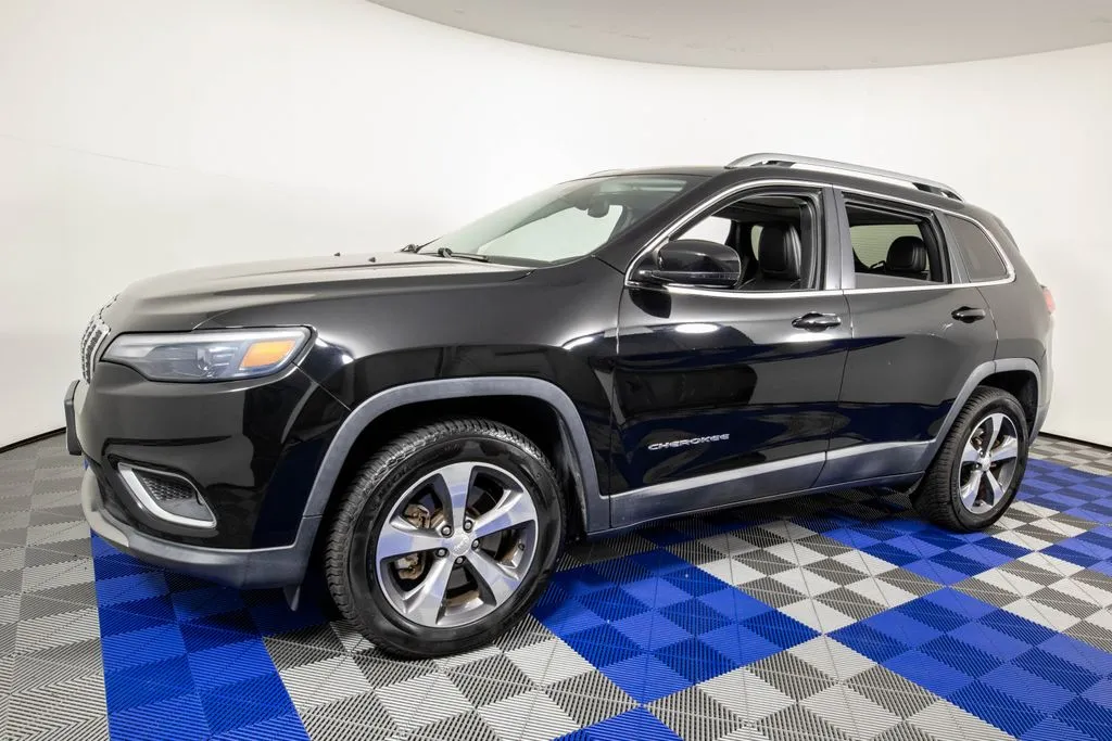 Black 2019 Jeep Cherokee Limited for sale in Austin, TX