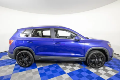 More photos of 2024 Volkswagen Taos 1.5T SE at Apple Sport Imports, TX