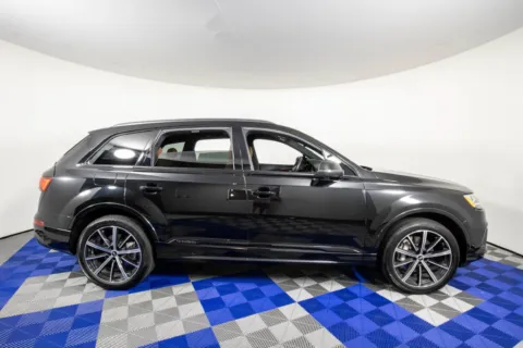 More photos of 2022 Audi Q7 55 Premium Plus at Apple Sport Imports, TX