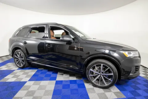 More photos of 2022 Audi Q7 55 Premium Plus at Apple Sport Imports, TX