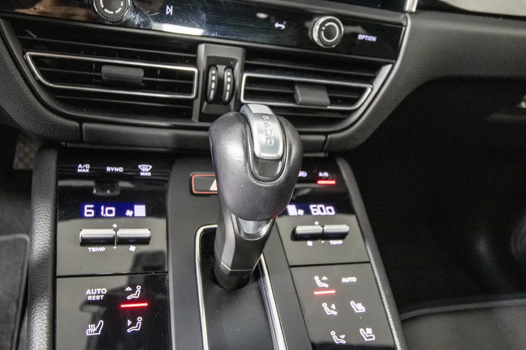 2024 Porsche Macan Base - Photo 24