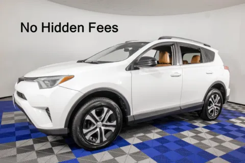 White 2018 Toyota RAV4 LE for sale in Austin, TX