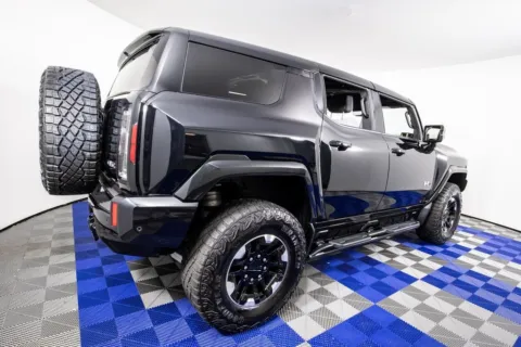 More photos of 2024 GMC Hummer EV SUV 2X at Apple Sport Imports, TX