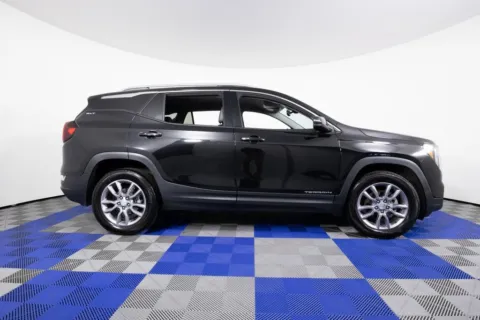 More photos of 2024 GMC Terrain SLT at Apple Sport Imports, TX