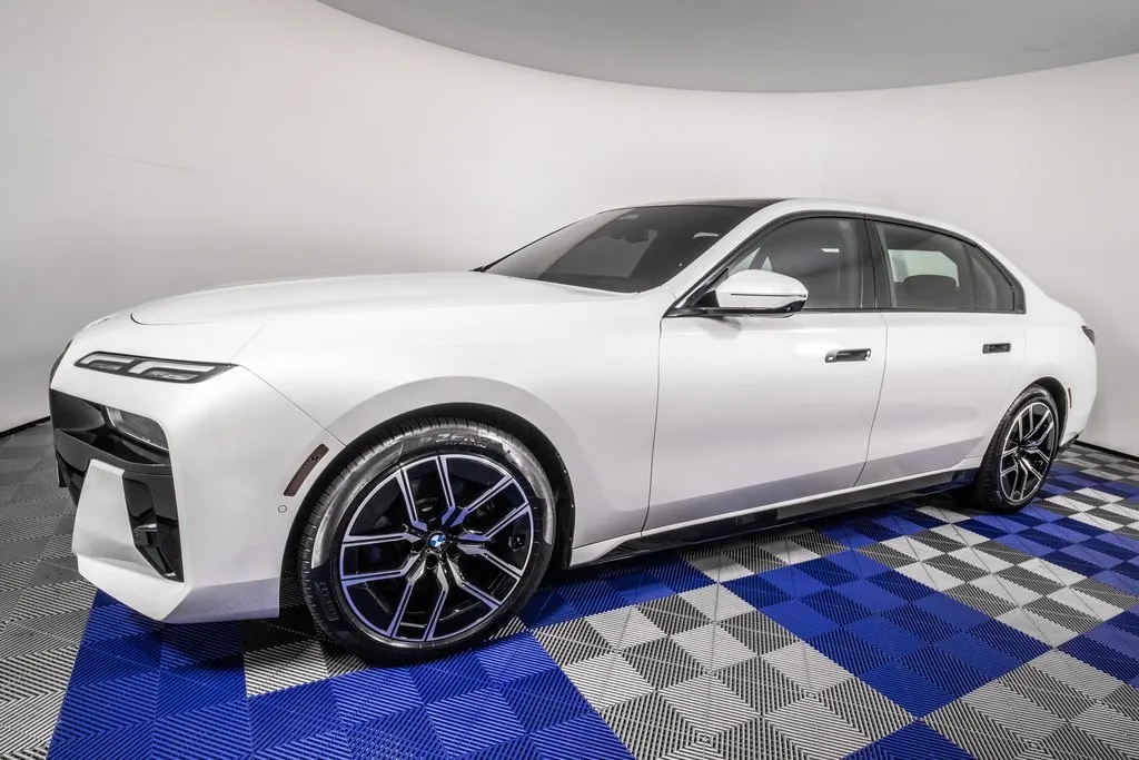 White 2023 BMW 7 Series 740i for sale in Austin, TX