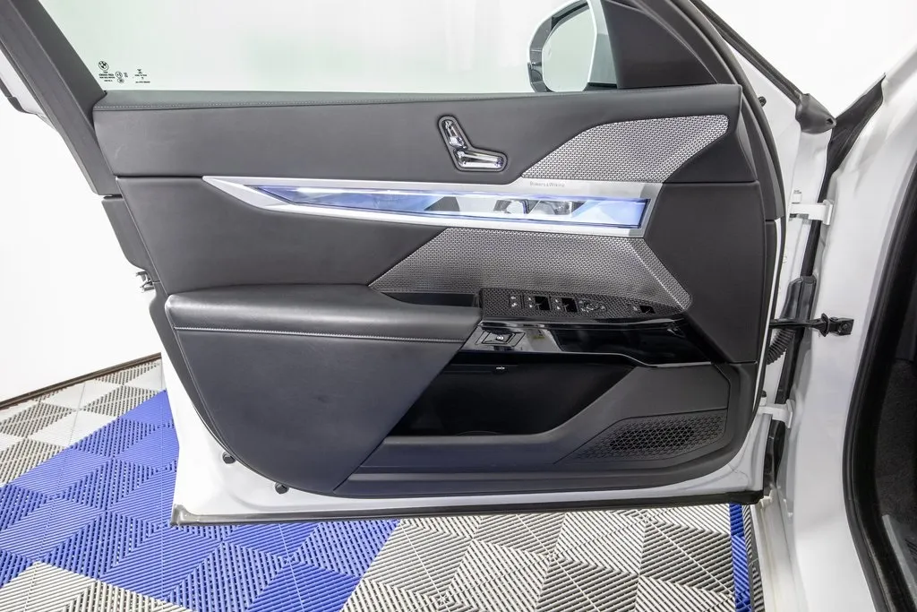 2023 Bmw 740i photo 14