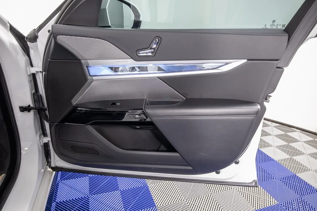 2023 Bmw 740i photo 6