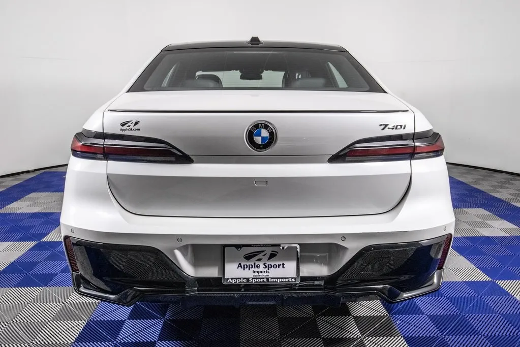2023 Bmw 740i photo 21