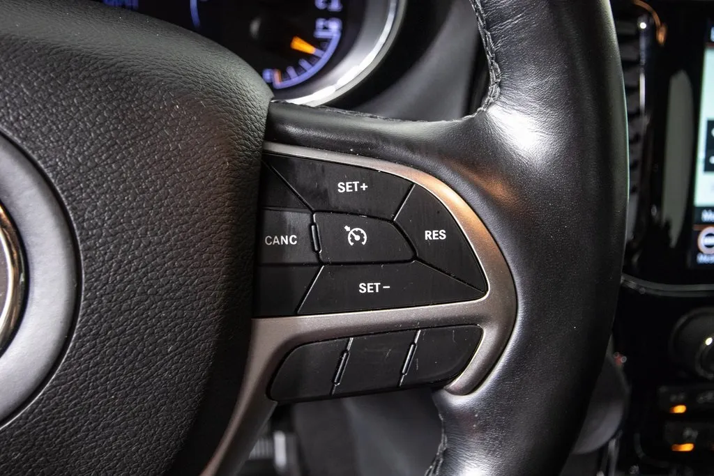 2021 Jeep Grand Cherokee Laredo X photo 25