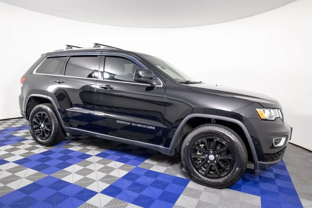 2021 Jeep Grand Cherokee Laredo X photo 19