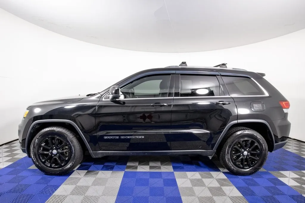 2021 Jeep Grand Cherokee Laredo X photo 12