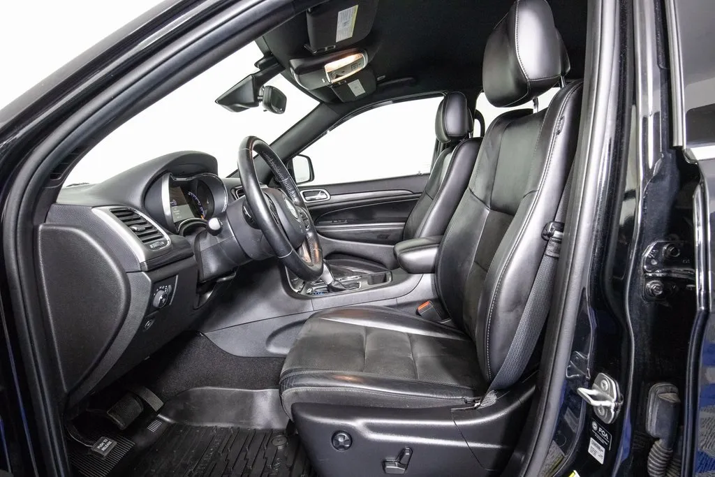 2021 Jeep Grand Cherokee Laredo X photo 21