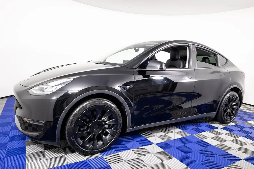 Black 2023 Tesla Model Y Long Range for sale in Austin, TX